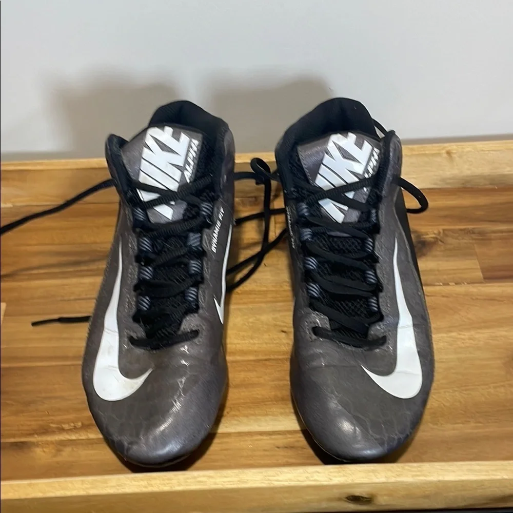 Nike Alpha Soccer Cleats Black Gray Size 7.5 Dynamic Fit